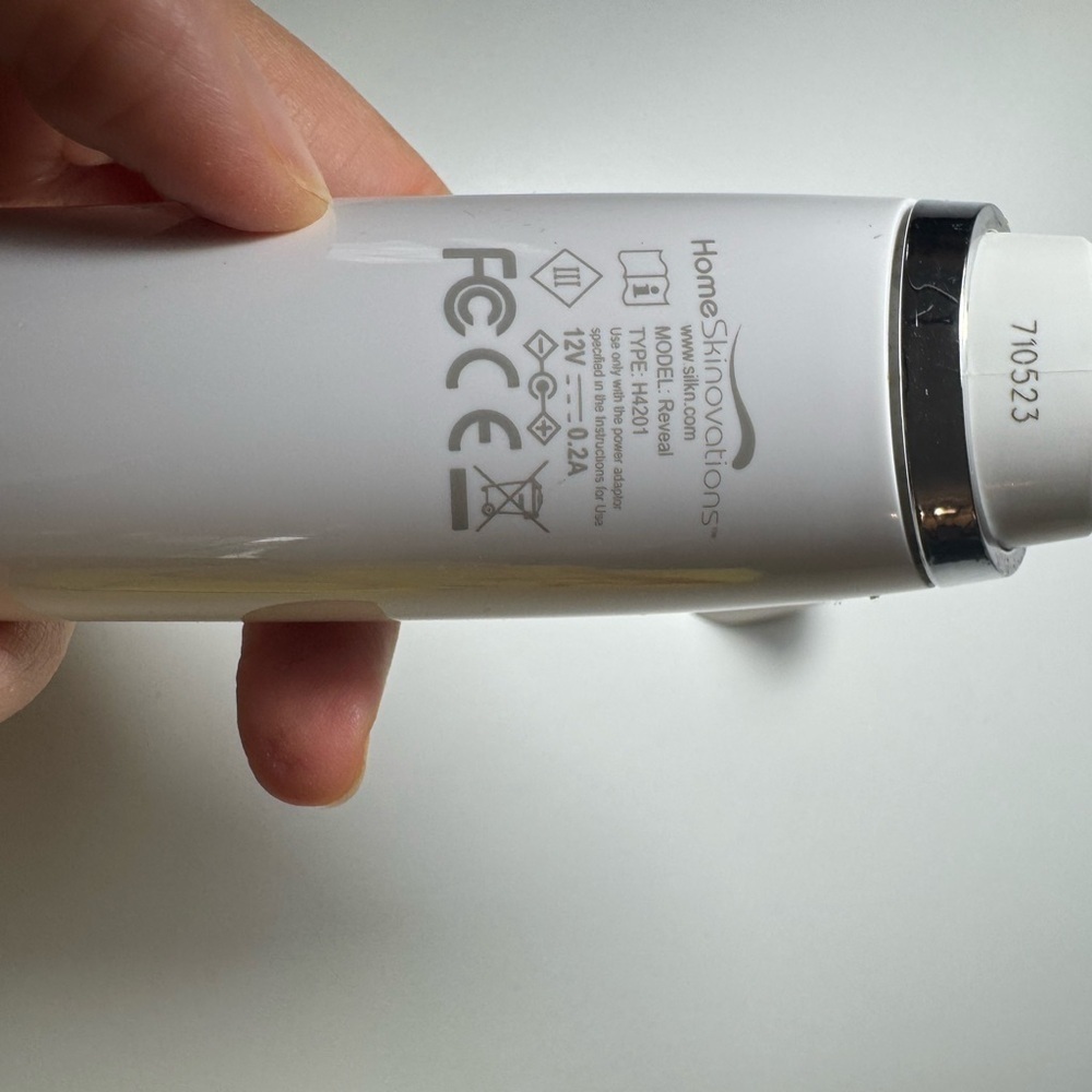 Silk’n Reveal Essential Diamond peeling microdermabrasion - Picture 8 of 13